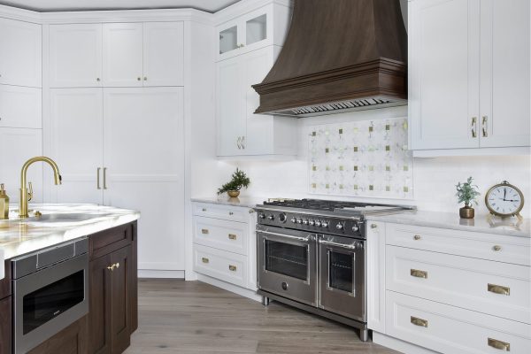13720 Pond View Kitchen 2